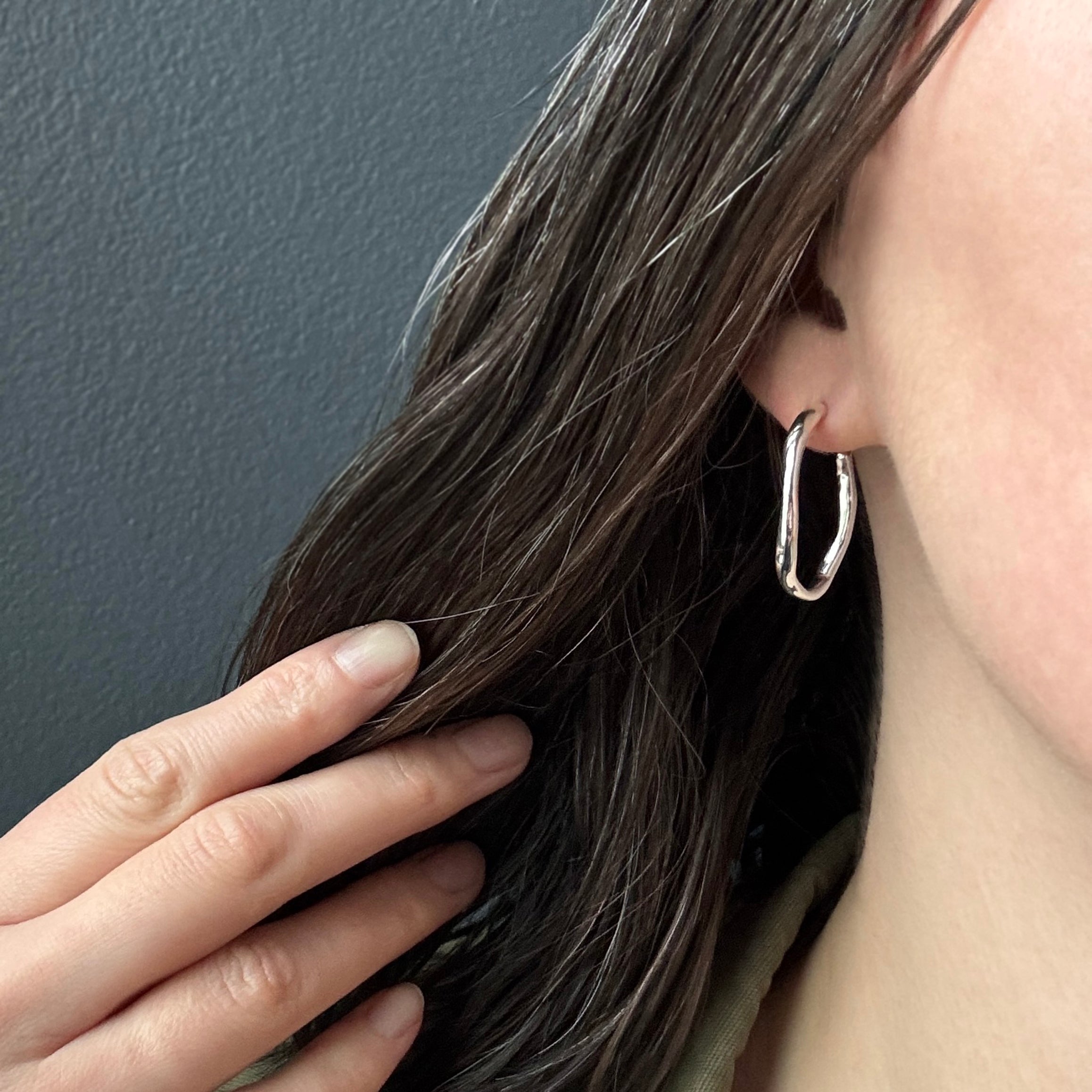 Tidal Oval Hoop Earrings - Dark Sterling Silver