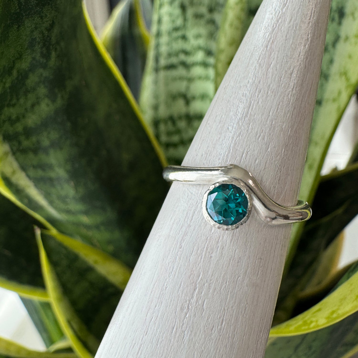 Tidal Gem Ring  - Teal Topaz - Size 8