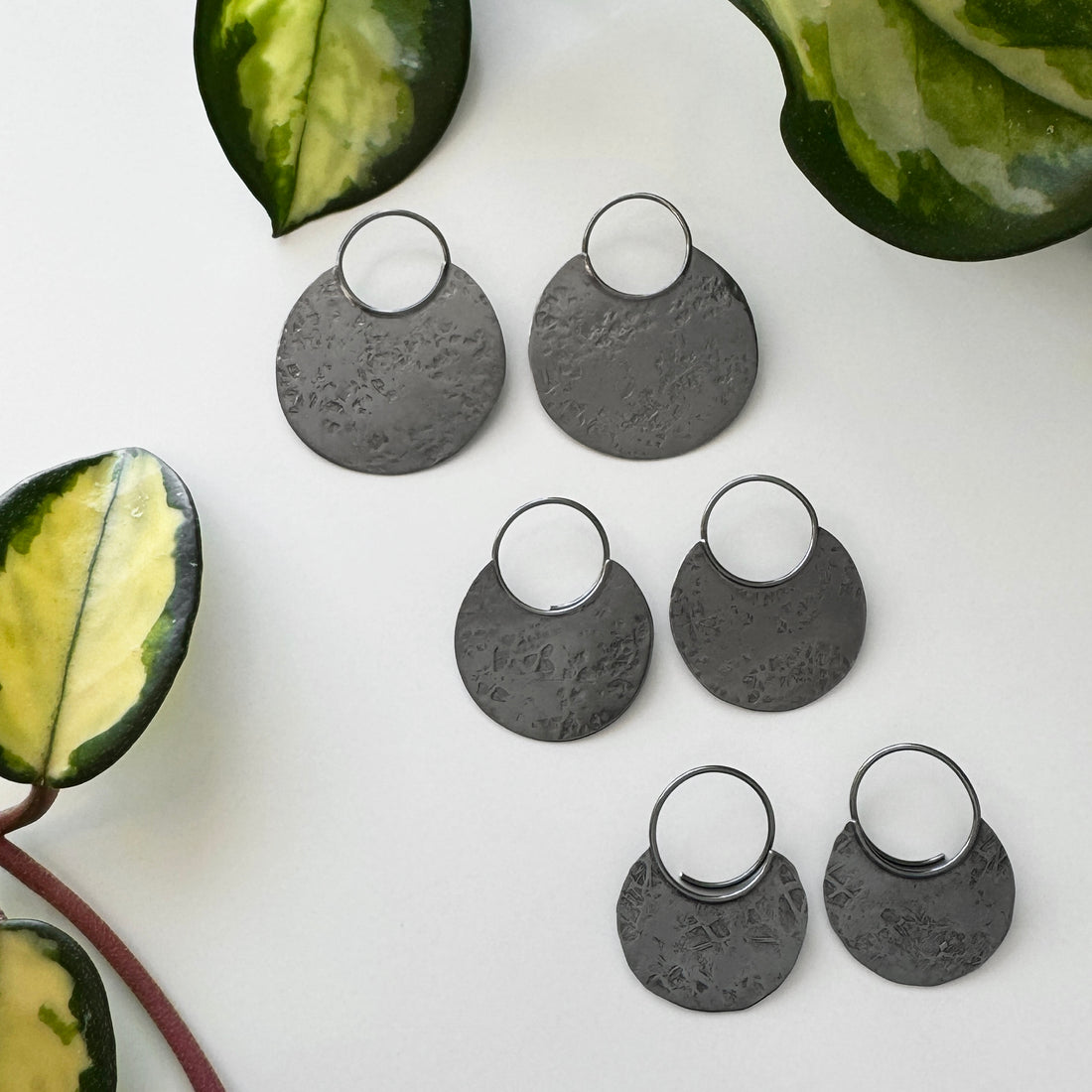 Canyon Disc Earrings - Dark Sterling